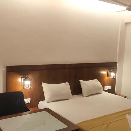 Hotel Anvisha Executive Mangvadi Екстер'єр фото