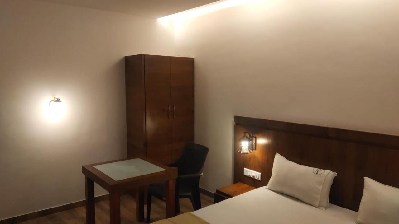 Hotel Anvisha Executive Mangvadi Екстер'єр фото